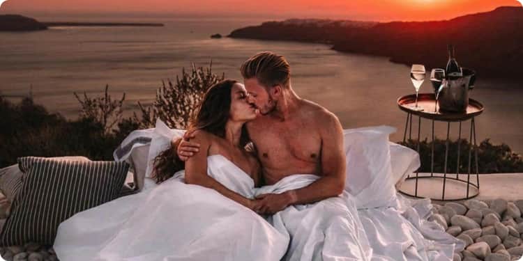 Key Features Favor Offers for Dating Doctors