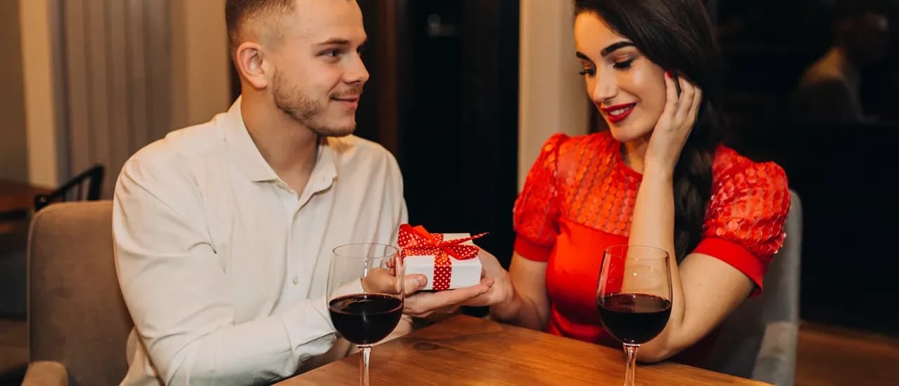 Seducing girlfriend ideas that actually work are usually small and simple